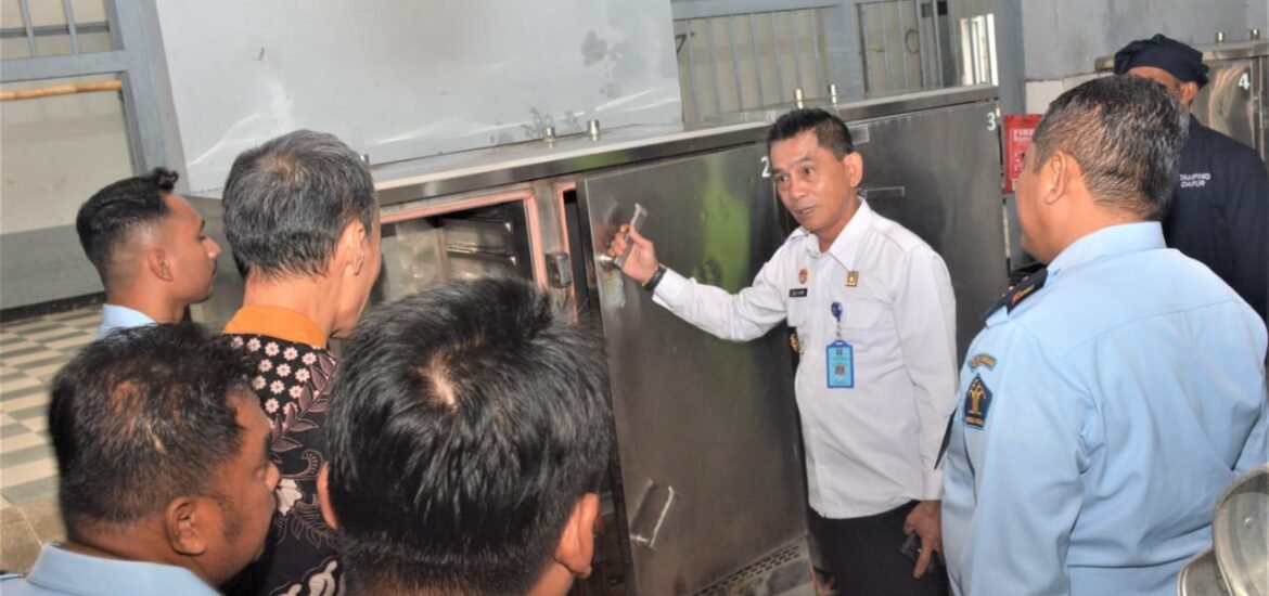 Direktur Watkeshab Kunjungan ke Lapas Kelas I Malang, Sidak Dapur dan Klinik Lapas