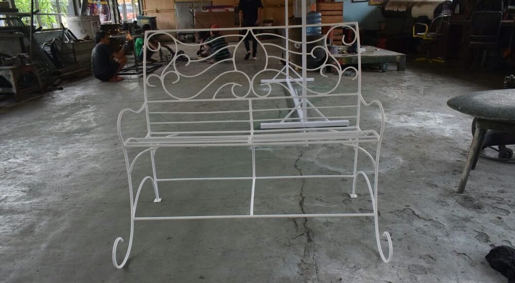 Kursi Taman Minimalis Modern Karya WBP Lapas Kelas I Malang